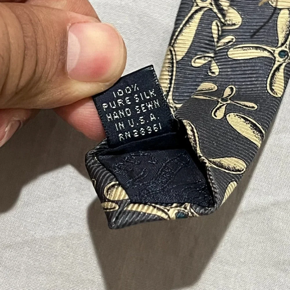 Vtg Burberrys Mens Gray Abstract Propeller Classic Formal Silk Necktie One Size